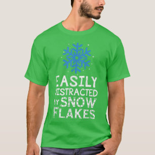 Leicht abgelenkt von Schneeflocken Niedliches Desi T-Shirt