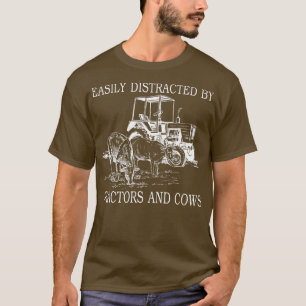 Leicht abgelenkt von Traktoren und Kühen Funny Far T-Shirt