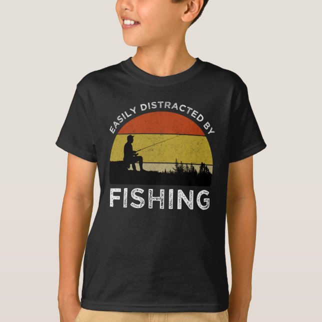 Leicht vom Fischfang abgelenkt T-Shirt (Vorderseite)