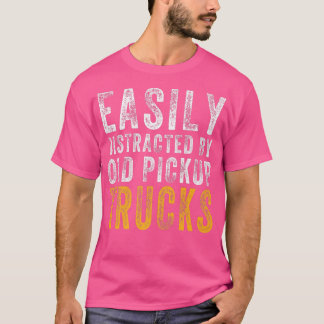 Leicht von den alten Lieferwagen-Platz-LKWs abgele T-Shirt