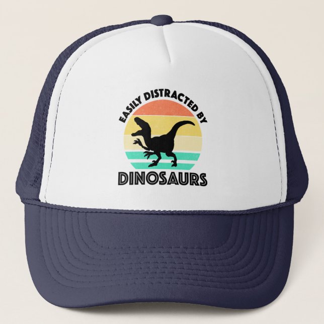 Leicht von Dinosauriern abgelenkt Truckerkappe (Vorderseite)