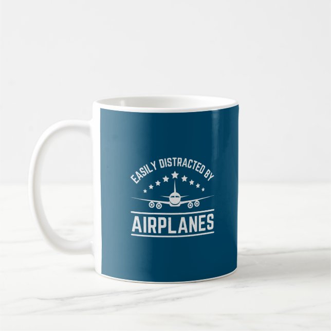 leicht von Flugzeugen abgelenkt Kaffeetasse (Links)