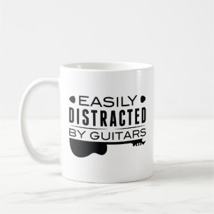 Leicht von Gitarren abgelenkt Kaffeetasse