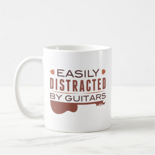 Leicht von Gitarren abgelenkt Kaffeetasse