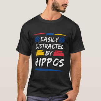 Leicht von Hippos abgelenkt T-Shirt