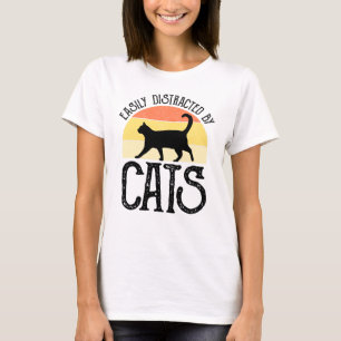 Leicht von Katzen abgelenkt T-Shirt