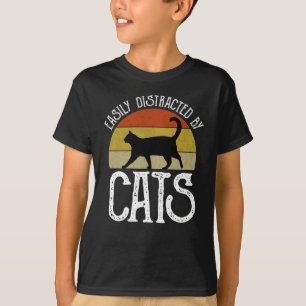 Leicht von Katzen abgelenkt T-Shirt