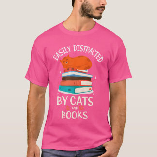 Leicht von Katzen und Büchern abgelenkt Katzenbuch T-Shirt