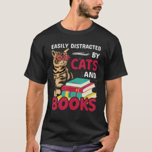 Leicht von Katzen und Büchern abgelenkt Leserbibli T-Shirt