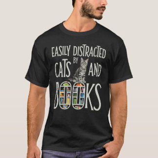 Leicht von Katzen und Büchern abgelenkt T-Shirt