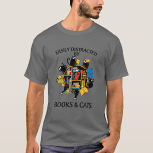 Leicht von Katzen und Büchern abgelenkt T-Shirt