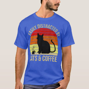 Leicht von Katzen und Kaffee abgelenkt T-Shirt