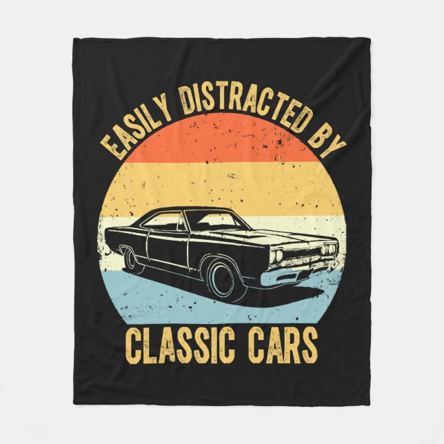 Leicht von klassischen Autos abgelenkt Fleecedecke (Vorderseite)