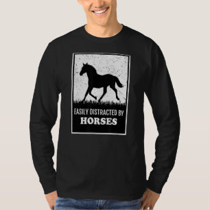 Leicht von Pferdereiten abgelenkt T-Shirt