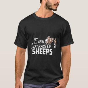 Leicht von Schafen abgelenkt Niedliche Schafe T-Shirt