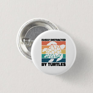 Leicht von Schildkröten abgelenkt Funny Amphibian  Button
