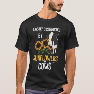 Leicht von Sonnenblumen und Kühen abgelenkt T-Shirt