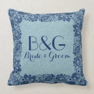 Leichte blaue Linen und Navy Lace Frame Kissen