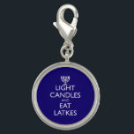 LEICHTE KANDER UND ESSEN LETTEN CHARM<br><div class="desc">Zu Halloween Spaß. LEICHTE KANDER UND ESSEN LATKES mit einer Menorah. Design basierend auf der britischen Moral von 1939</div>
