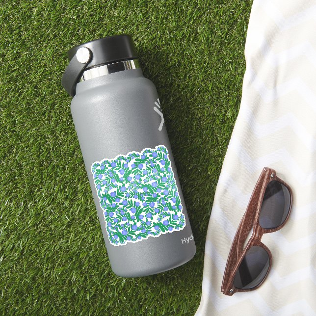 Leichte Lila Blume mit Blumenmuster und Pflanze mi Aufkleber (HydroFlask Insitu)