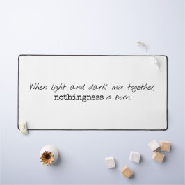 Leichte und dunkle Schreibtischmatte