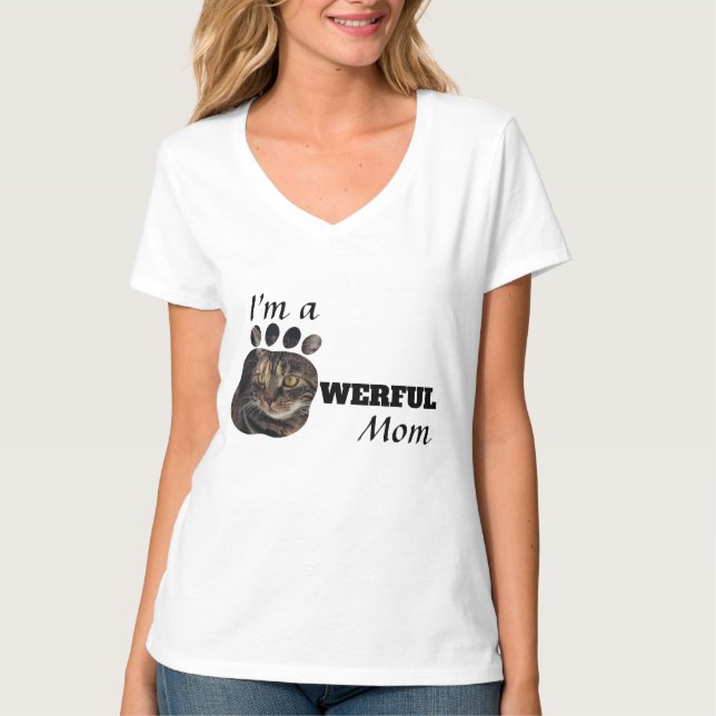 Leistungsstarke Cat/Hund-Mama-Textpaws fügen dem F T-Shirt (Vorderseite)