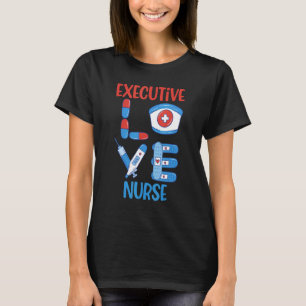 Leitende Pflegekraft liebt Pflegedesign T-Shirt