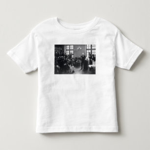 Lektion mit Doktor Charcot beim Salpetriere Kleinkind T-shirt
