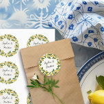Lemon Grove Citrus Frucht und Blossom Kranz Runder Aufkleber<br><div class="desc">Hochzeitsaufkleber von Lemon Grove mit den Braut- und Bräutigamen, die als Umschlag Aufkleber verwendet werden können, Kuchenhalter, Gustenaufkleber usw. Das Design besticht durch einen Kranz aus Zitronen, Grünpflanzen und blühenden Blume. Ideal für ein Zitronenhochzeitenthema, eine inspirierte Hochzeit in Italien, eine rustikale mediterrane Villa in ästhetischen, blauen und gelben Hochzeitsfarben oder...</div>
