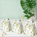 Lemon Sorrento Mediterranean Wedding Geschenkschachtel<br><div class="desc">Erleben Sie die sonnige Pracht einer Hochzeit an der Amalfi Küste mit der Yellow Lemon Mediterranean Wedding Kollektion! Die Einladungen, Beschilderungen und Dekorationen strahlen Wärme, Eleganz und charmante Zitronengrafiken aus, gepaart mit einem herrlichen Kalligraphie-Schriftart. Feiern Sie Ihre Liebe inmitten der bunten Kulisse der Küste und schaffen Sie unvergessliche Momente, die...</div>
