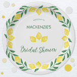 Lemon Watercolor Brautparty Personalisiert Pappteller<br><div class="desc">Dieses frische und lustige AquarellZitronendesign in zingelb und grün wird das Wesen eines glücklichen sonnigen Tages einfangen. Ideal für einen Brautparty Brunch oder ein Tee-Party am Nachmittag. Das Aquarellfarben-Zitronendesign wird Ihre Gäste begeistern und begeistern. Ändern Sie alle Details,  um sie anzupassen. Originelle Kunst von Nic Squirrell.</div>