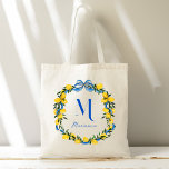 Lemons blauen Bogen personalisierte Bräunungsgesch Tragetasche<br><div class="desc">Zitronen blaue Bugband coquette Brautparty personalisierte Bräunungsgeschenke mit Monogramm Tote Tasche,  Zitrusfrüchte blau und gelb personalisierte Tote Tasche; Bräute im Sommer Geschenke Tote Tasche Brautparty Favoriten</div>