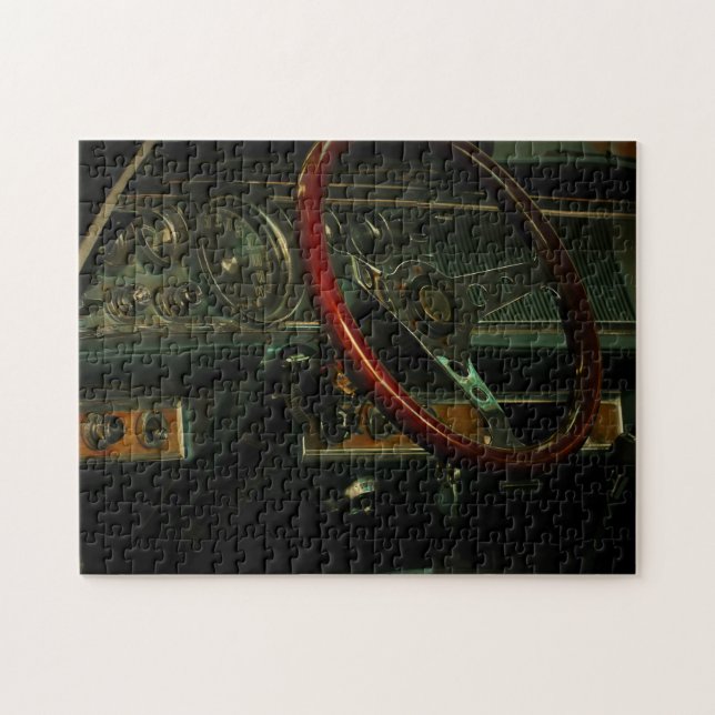 Lenkrad des klassischen Alt-Auto-Armaturenbretts (Horizontal)