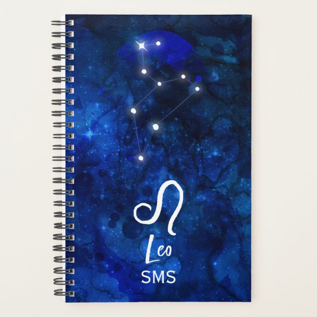 Leo Zodiac Constellation Dark Blue Galaxy Monogram Planer (Vorderseite)