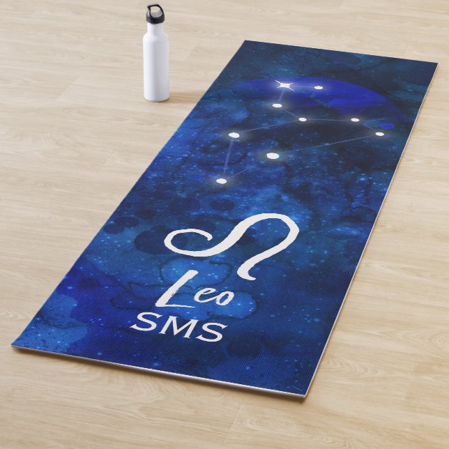 Leo Zodiac Constellation Dark Blue Galaxy Monogram Yogamatte (Beispiel)