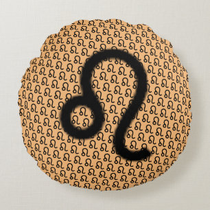 Leo Zodiac Symbol Standard von Kenneth Yoncich Rundes Kissen