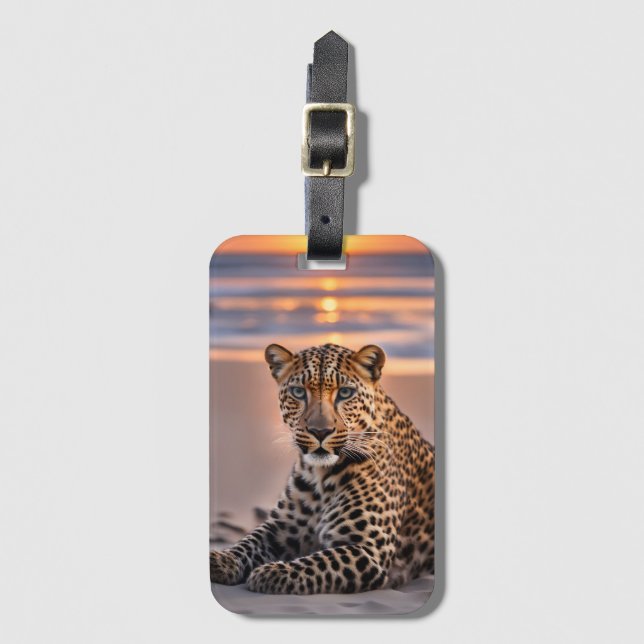 Leopard am Strand Gepäckanhänger (Vorderseite Vertikal)