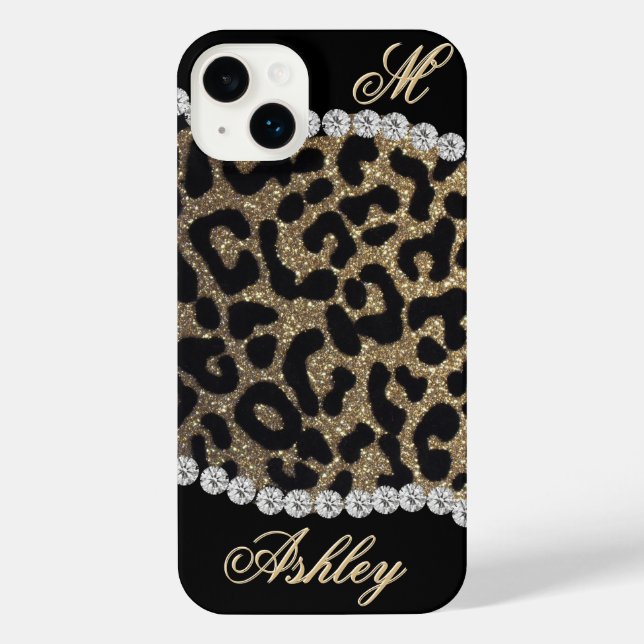 Leopard and Diamond Monogram iPhone 14 Plus Hülle (Rückseite)