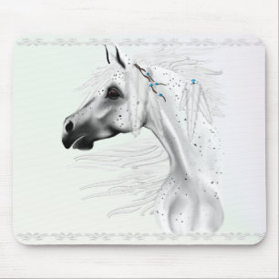 Leopard Appy und weiße Federn Mousepad