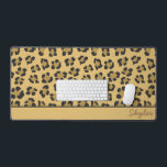 Leopard Cheetah Animal Print Custom Curry Name Schreibtischunterlage<br><div class="desc">Dies ist eine Cheetah Leopard Tierdruckmarke Custom Curry Name Desk Mat!</div>