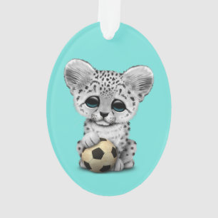 Léopard de neige CUB avec du ballon de football d