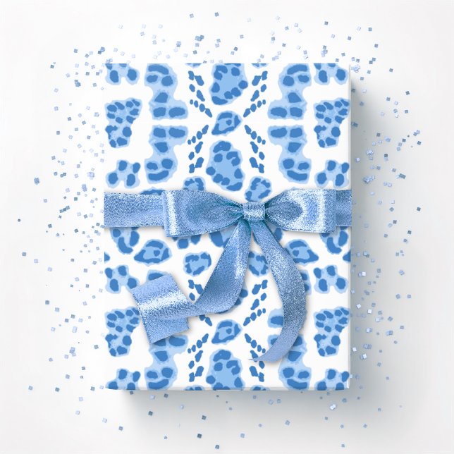 Leopard Ikat in Blue Porcelain Geschenkpapier (Von Creator hochgeladen)