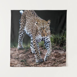 LEOPARD LÄUFT IN FREIER WILDBAHN WANDTEPPICH