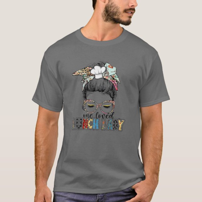 Leopard One Love Lunch Lady Teacher Messy Bun Wom T-Shirt (Vorderseite)