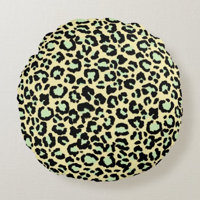 Leopard Pattern in Mint Green on Oatmeal  Rundes Kissen (Vorderseite)
