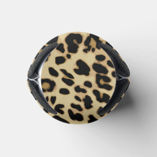 Leopard-Pink beugt sein eine Dosenkühler