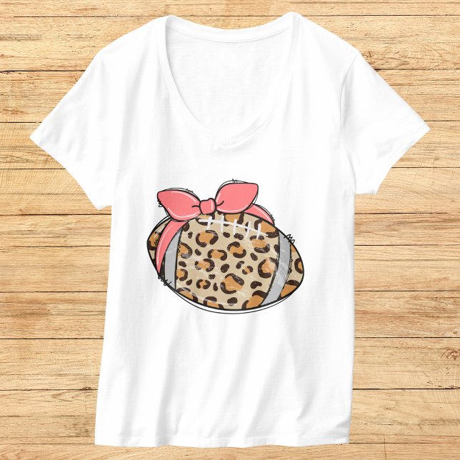 Leopard Print Football mit Pink Bow Illustration T-Shirt (Von Creator hochgeladen)