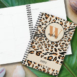 Leopard Print Modern Mit Monogramm 2023 Planer<br><div class="desc">Leopardenprint,  mit Monogramm Planer in schwarz und braun. Die Vorlage ist für Sie bereit,  um Ihre Monogramm (Initial und Name) und das Jahr hinzuzufügen. Moderne Typografie und schicke Tierprägung.</div>