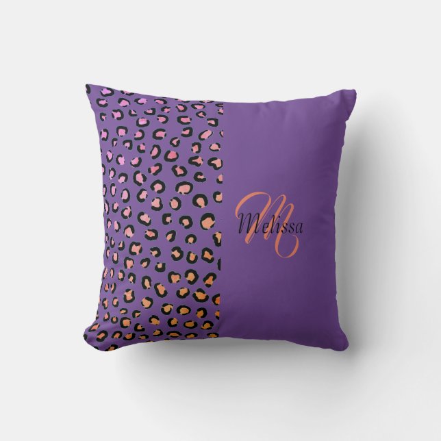 Leopard Print Two Tone Lila Girenname Monogram Kissen (Vorderseite)