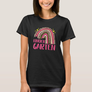 Leopard Regenbogen Kindergarten Lehrerteam Zurück  T-Shirt
